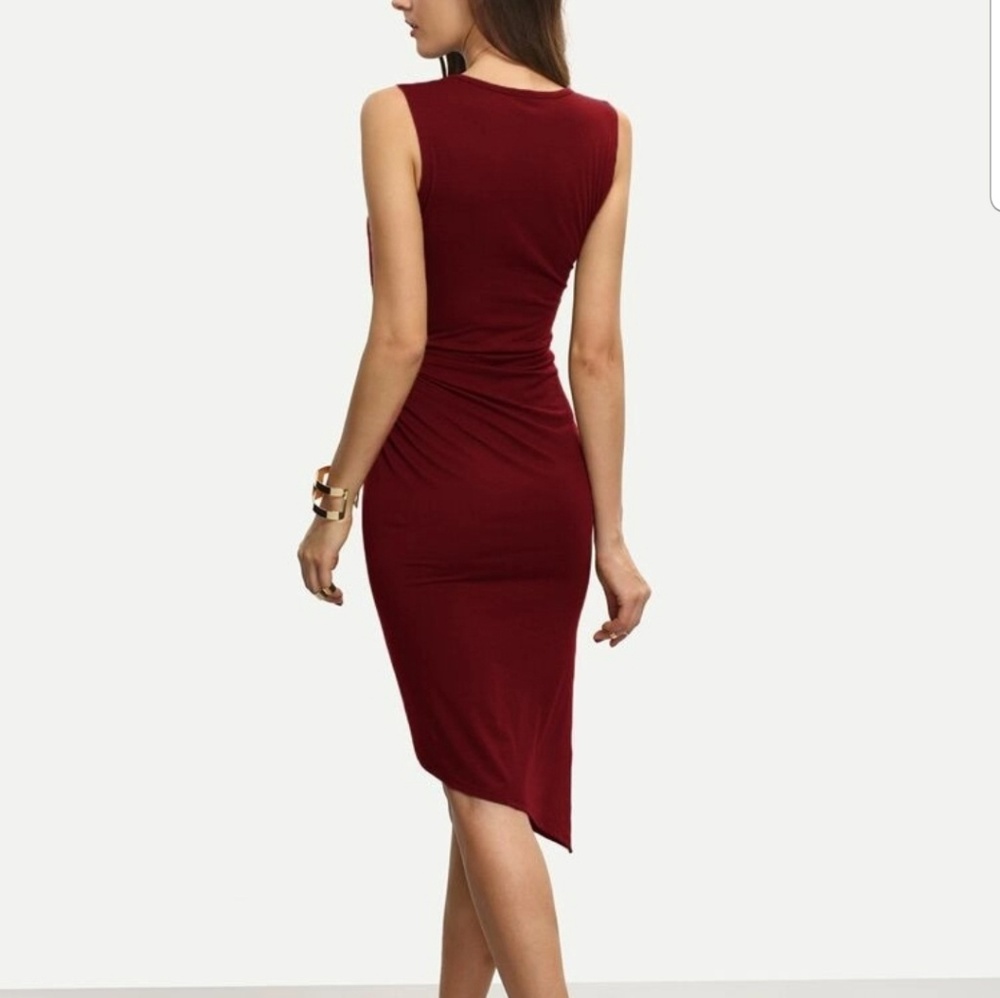 Red Dress - Picture 4 of 5